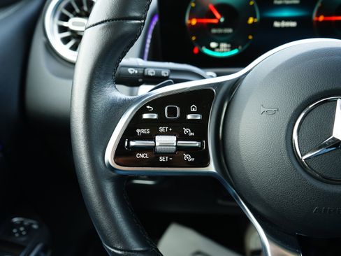 Used 2023 Mercedes-Benz EQB 300 4MATIC image 37