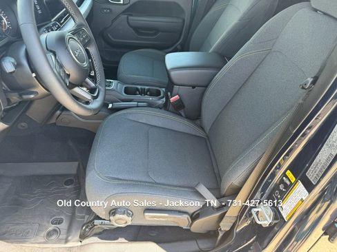 Used 2025 Jeep Wrangler Sport image 30