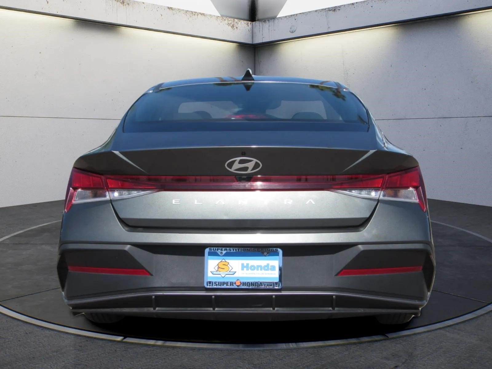 Used 2024 Hyundai Elantra SEL FWD image 7