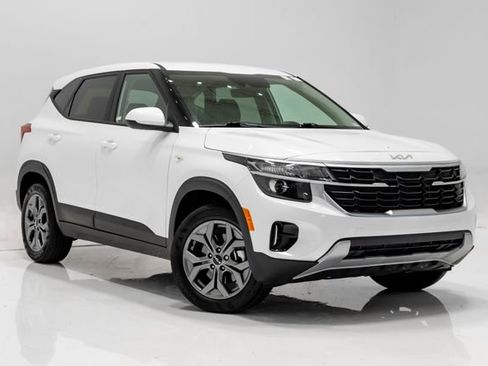 Used 2025 Kia Seltos LX AWD/4WD image 5