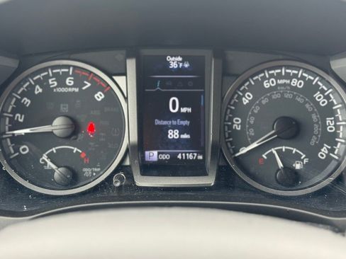 Used 2022 Toyota Tacoma TRD Sport image 18