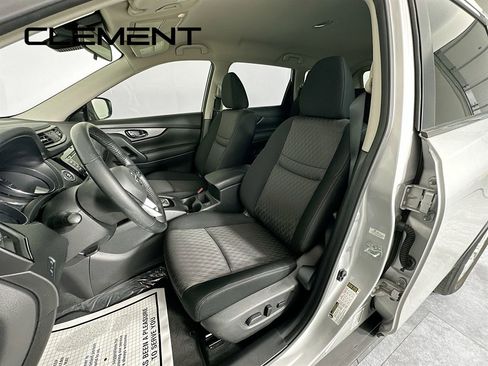 Used 2020 Nissan Rogue SV image 24