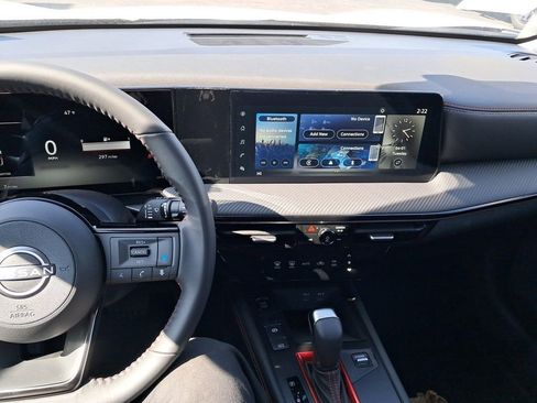 New 2025 Nissan Kicks SR image 13