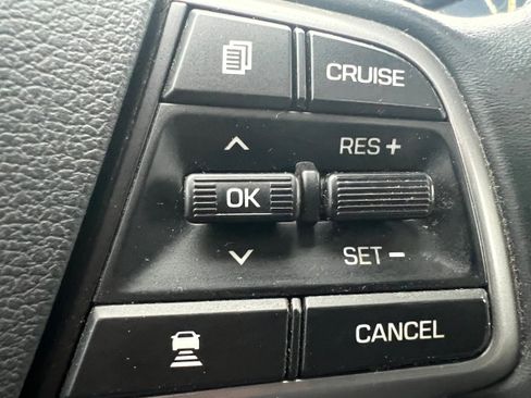 Used 2017 Hyundai Elantra Limited w/ Limited Ultimate Package 09 image 22