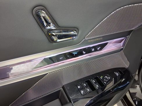 New 2026 BMW 740i w/ Premium Package image 12