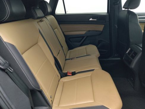 Used 2023 Volkswagen Atlas Cross Sport SE w/ Panoramic Sunroof Package FWD image 19