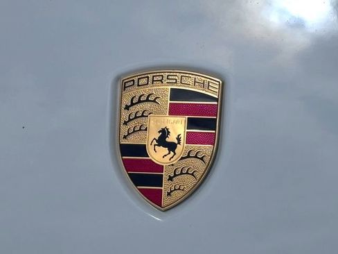 Certified 2020 Porsche Macan AWD/4WD image 28
