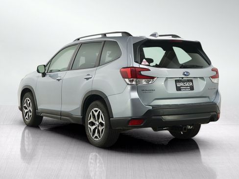 Used 2020 Subaru Forester Premium AWD/4WD image 3