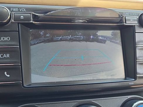 Used 2015 Toyota RAV4 LE FWD image 15