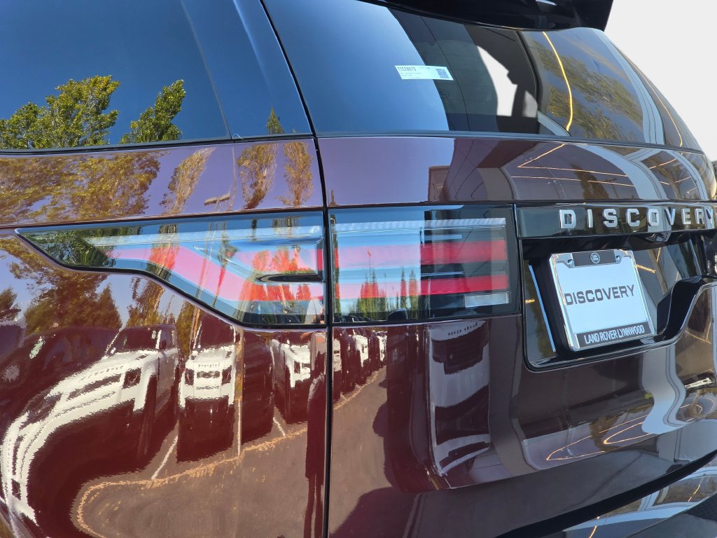 New 2026 Land Rover Discovery Limited Edition AWD/4WD image 36