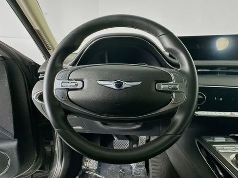 Used 2025 Genesis GV70 2.5T AWD/4WD image 13