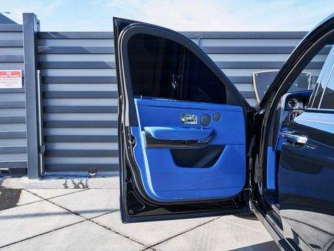 Used 2021 Rolls-Royce Cullinan Black Badge image 34