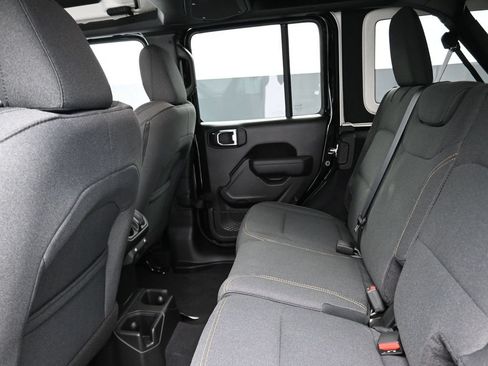 Used 2025 Jeep Wrangler Unlimited Sport AWD/4WD image 14