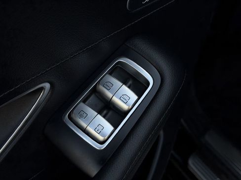 Used 2016 Mercedes-Benz S 550 Sedan image 25