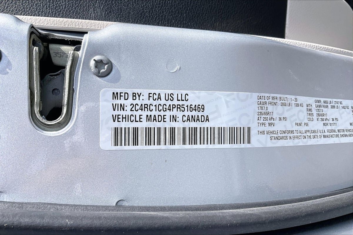 Used 2023 Chrysler Voyager LX FWD image 34