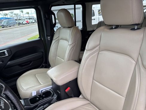 Used 2023 Jeep Wrangler Unlimited Sahara w/ Cold Weather Group image 18