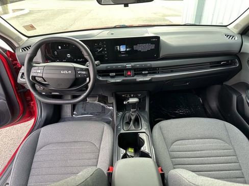 Used 2025 Kia K4 EX image 2