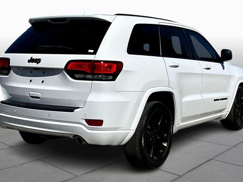 Used 2019 Jeep Grand Cherokee Altitude image 11