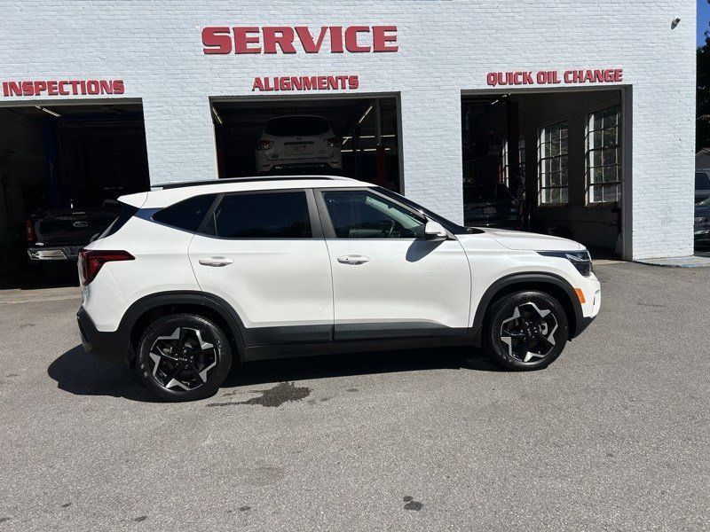 Used 2024 Kia Seltos EX AWD/4WD image 1