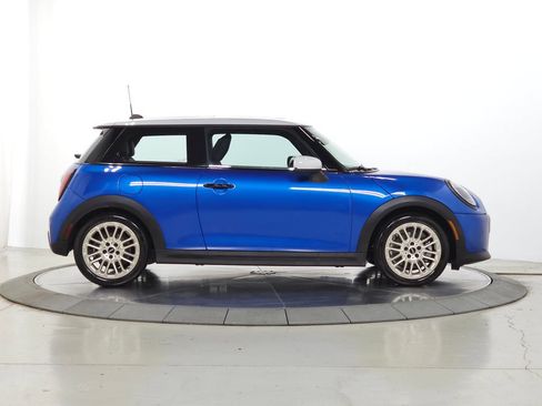 Used 2025 MINI Cooper 2-Door Hardtop FWD image 11