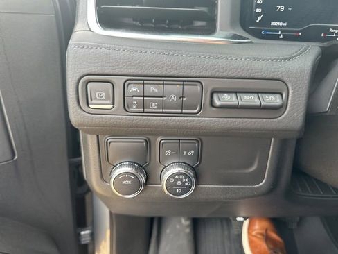 Used 2024 GMC Yukon Denali image 10