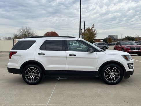 Used 2016 Ford Explorer Sport w/ Equipment Group 401A image 10