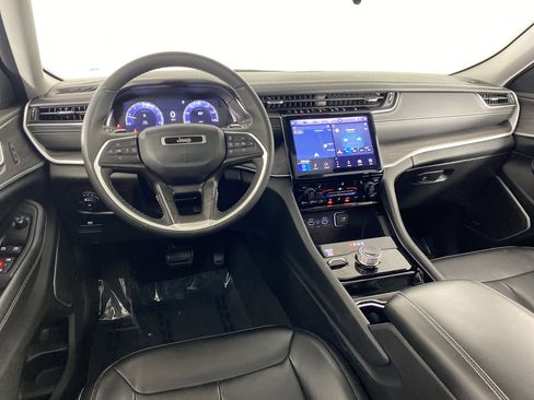 Used 2023 Jeep Grand Cherokee Limited image 45