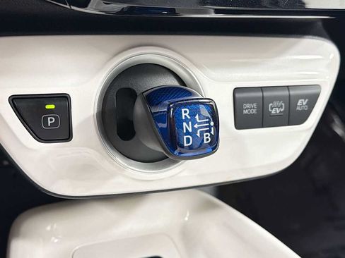 Certified 2017 Toyota Prius Prime Advanced w/ Carpet Mat Package FWD image 22