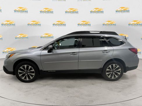 Used 2017 Subaru Outback 2.5i Limited image 2