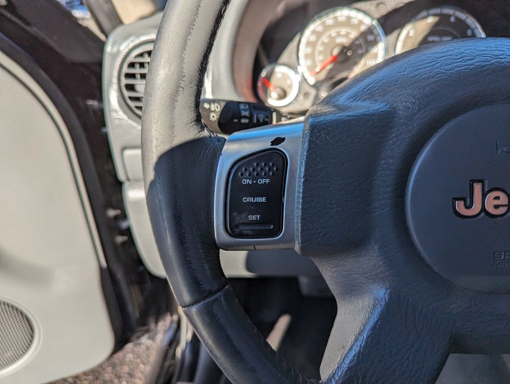 Used 2005 Jeep Liberty Limited AWD/4WD image 17