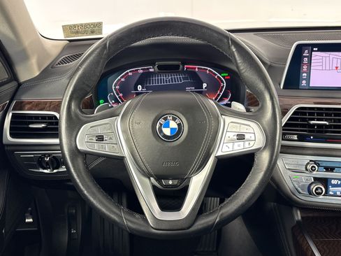 Used 2022 BMW 750i xDrive AWD/4WD image 11