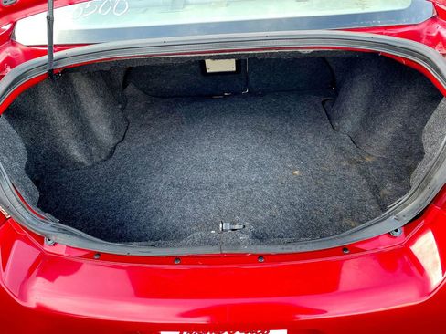 Used 2012 Dodge Avenger SE image 6