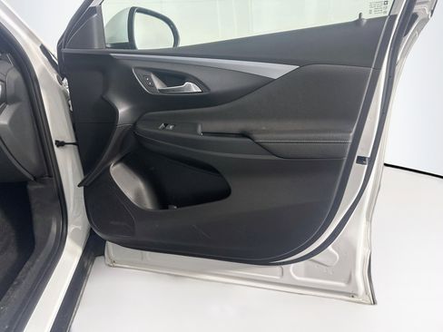 Used 2025 Buick Envista Preferred FWD image 31