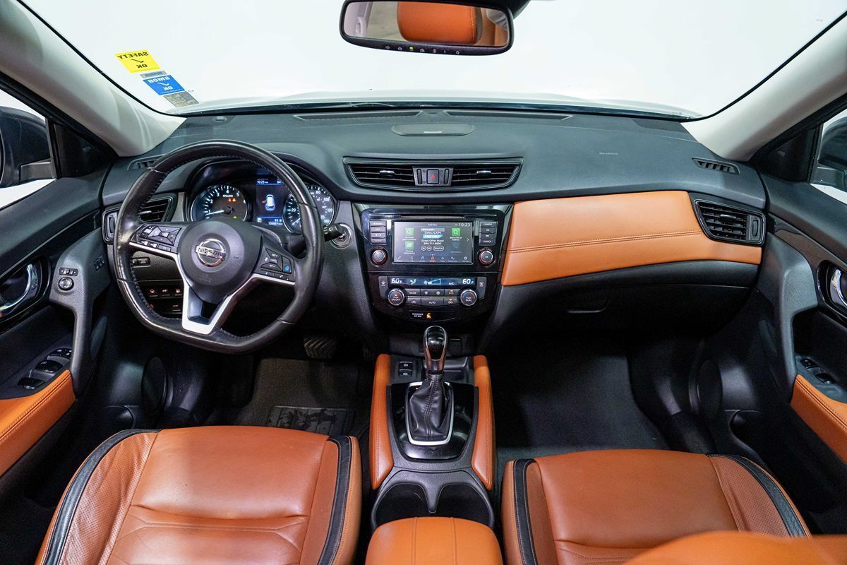 Used 2018 Nissan Rogue SL w/ Premium Package FWD image 14