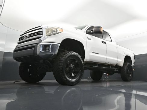 Used 2016 Toyota Tundra SR5 w/ SR5 Upgrade Package AWD/4WD image 38