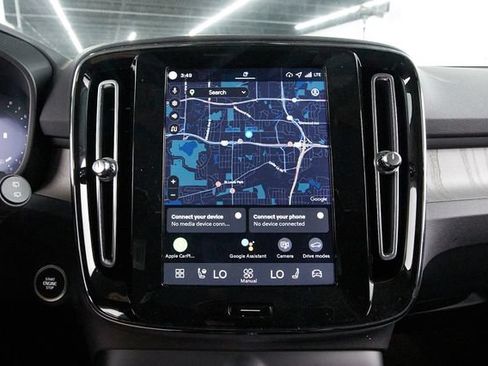 Certified 2026 Volvo XC40 B5 Plus AWD/4WD image 13