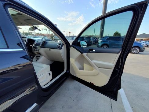 Used 2016 Volkswagen Tiguan SE FWD image 39