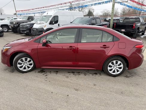Used 2025 Toyota Corolla Hybrid Sedan image 4