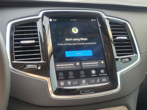 Used 2024 Volvo XC90 T8 Ultimate w/ Protection Package Premier image 24