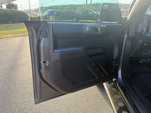 Used 2024 Ford Bronco Outer Banks image 12