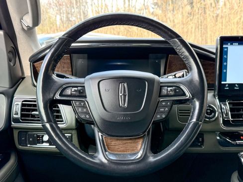 Used 2022 Lincoln Navigator Black Label image 40
