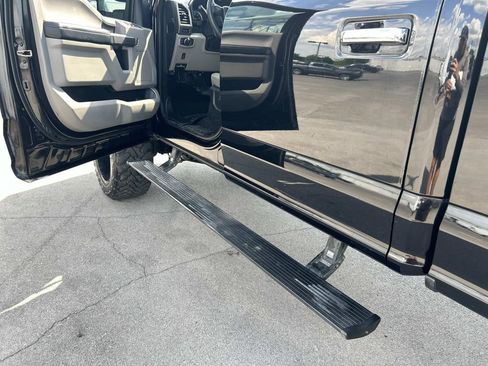 Used 2019 Ford F250 XLT w/ XLT Premium Package AWD/4WD image 17