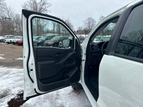 Used 2025 Nissan Frontier S w/ S Utility Package image 11