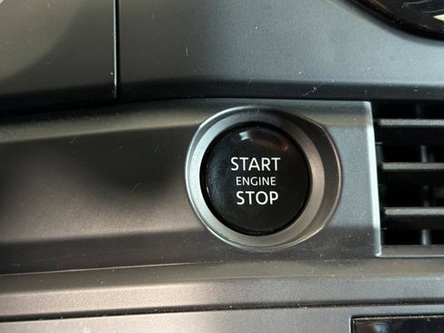 Used 2025 Nissan Pathfinder S FWD image 26