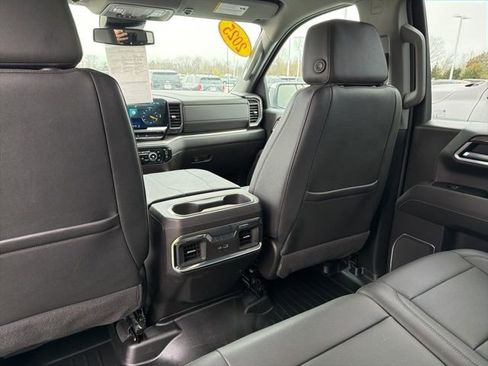 Used 2025 Chevrolet Silverado 1500 LTZ AWD/4WD image 19