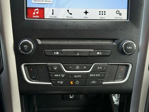 Certified 2017 Ford Fusion SE w/ Fusion SE Technology Package image 11