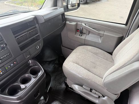 Used 2021 Chevrolet Express 2500 w/ Driver Convenience Package image 27