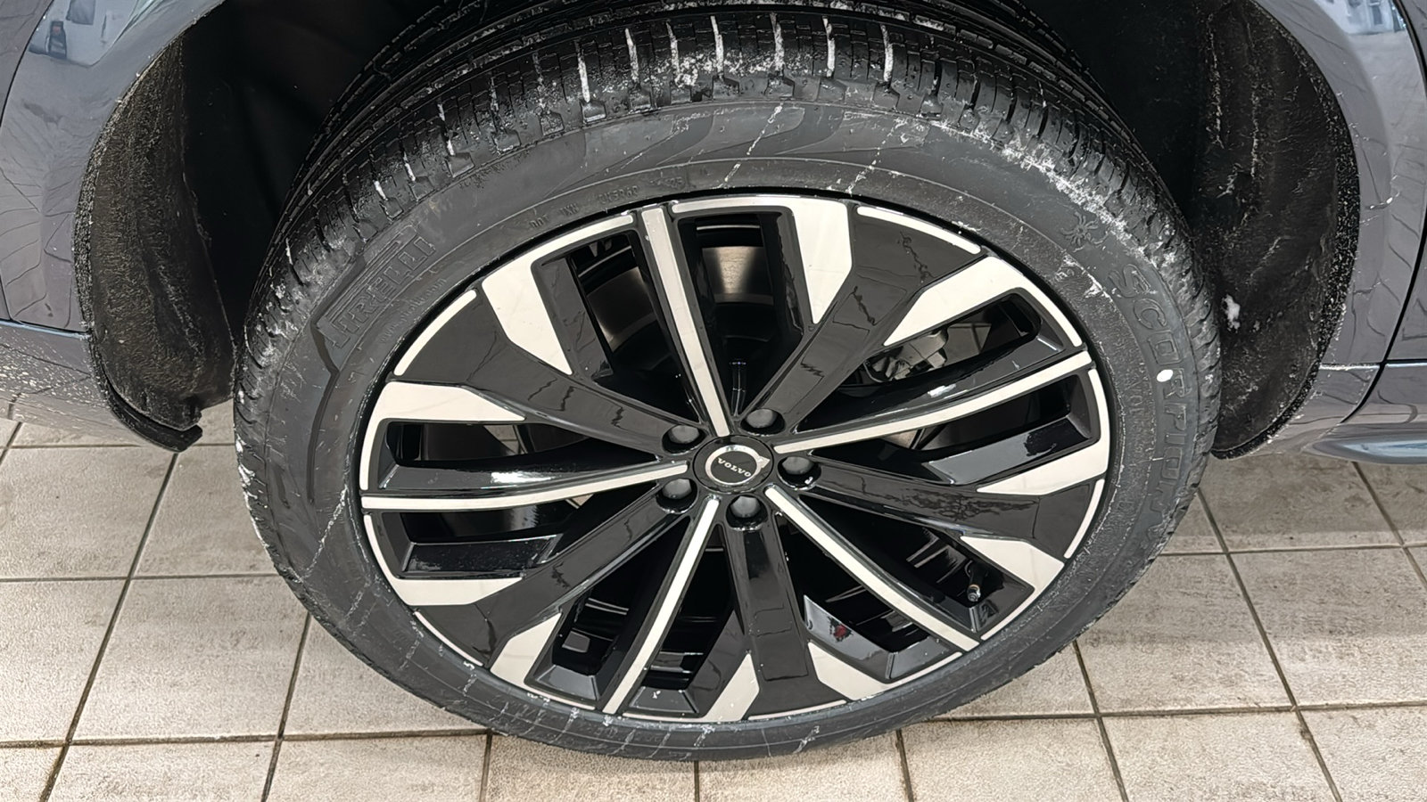New 2026 Volvo XC90 T8 Plus w/ Protection Package Premier AWD/4WD image 32
