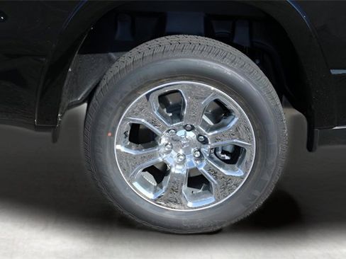 New 2026 RAM 1500 4x4 Crew Cab image 9