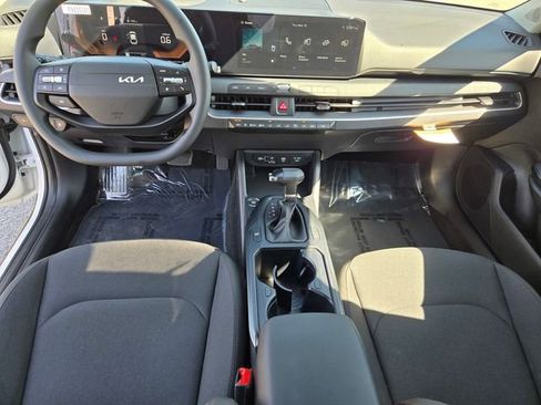 New 2026 Kia K4 LXS image 27